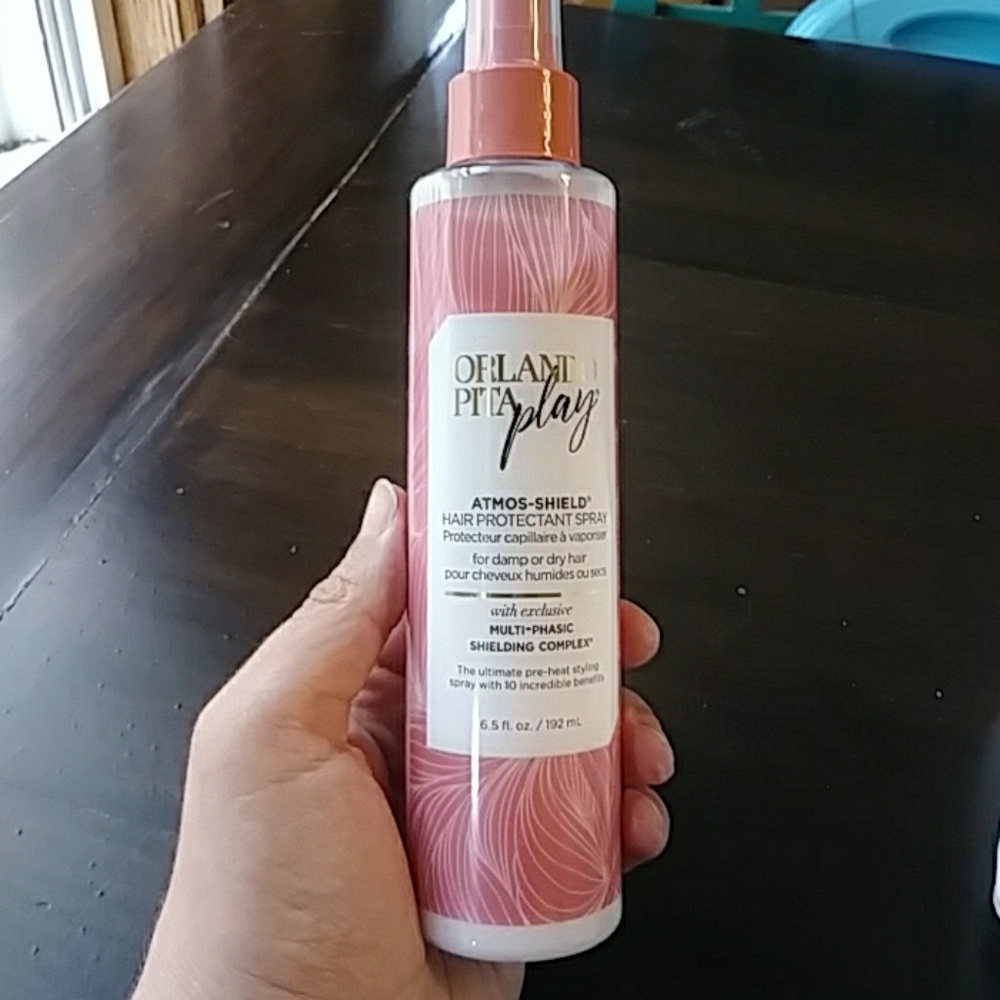 Orlando Pita Play Atmos-Shield hair protecting spr